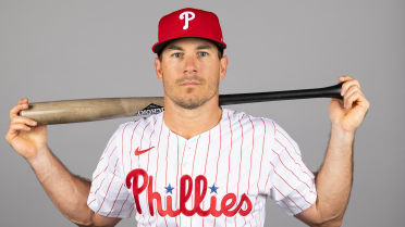 Phillies react to J.T. Realmuto re-signing with team