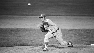 Steve Stone, Jim Kaat remember Wilbur Wood