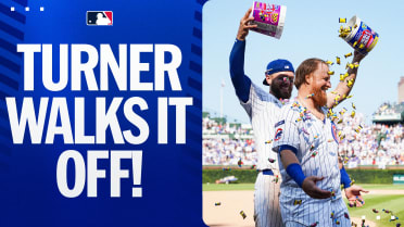 Justin Turner's walk-off homer (3)