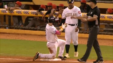 Elih Marrero impulsa con triple