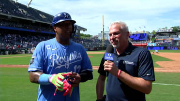 Salvador Perez on walk-off single