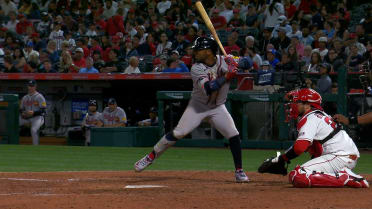 Ozzie Albies' solo homer (3)