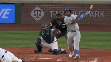 Nelson Velázquez's three-run home run (3)