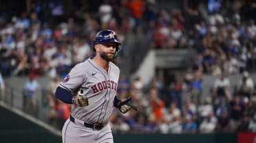 Christian Walker's three-run home run (5)