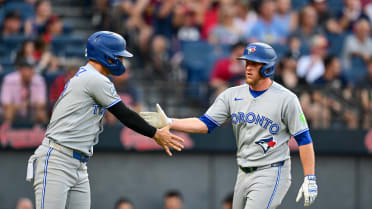 Blue Jays score five runs in the 2nd inning