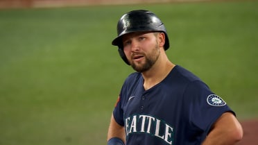 Two runs score, Cal Raleigh doubles after review