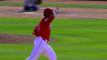 Rece Hinds la pone a volar