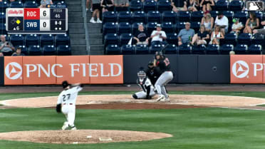 Yohandy Morales homers (23) on a fly ball to right center field. Seaver King scores.