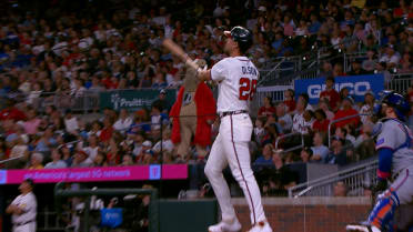 Matt Olson's solo homer (15)