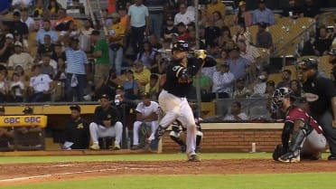 J.C. Escarra produce 2 con jonrón