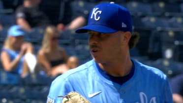 Tyler Tolbert makes a lineout catch to end the inning