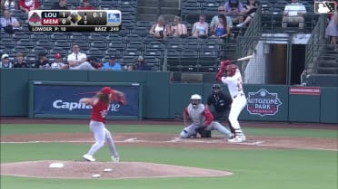 Joshua Báez doubles (9) on a line drive to left fielder Héctor Rodríguez. César Prieto scores.