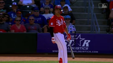 Sal Stewart pega jonrón de tres carreras