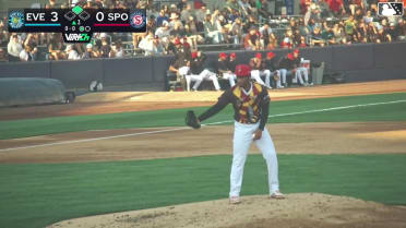 Felnin Celesten doubles (20) on a fly ball to center fielder Roldy Brito. Jonny Farmelo scores.