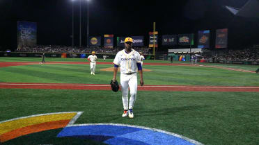 Jose Quintana tosses three scoreless innings