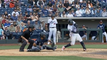 LuJames Groover's four-hit game