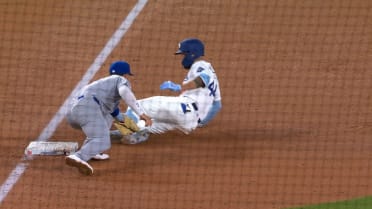 Cubs' relay nabs Andy Pages at third