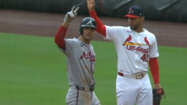 Matt Olson impulsa 3 ante los Cardenales