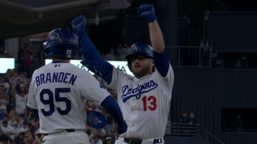 Max Muncy vacía las bases con un doblete 