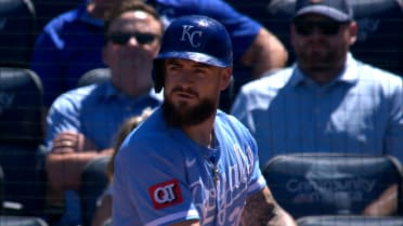 Kyle Isbel lifts sac fly, plates Isaac Collins