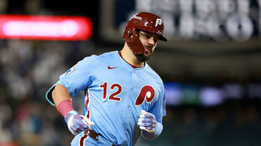 Kyle Schwarber returns to the Phillies on 5-year deal