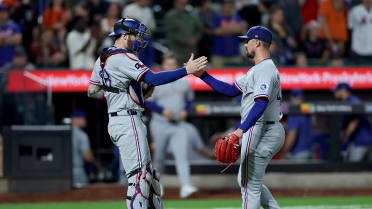 Shawn Armstrong closes out the Rangers' win