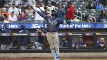 Caminero homers in front of dad on Father's Day (17)