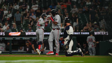 Brooks Lee, Kody Clemens hit back-to-back homers