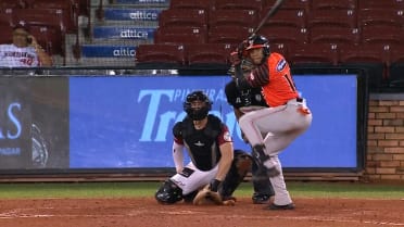 De La Cruz impulsa con doblete