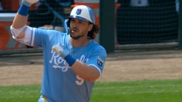 Vinnie Pasquantino loses sight of home run (10)