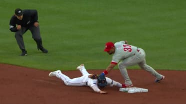 Stubbs catches Wong stealing second after review