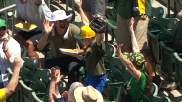 A's fan makes a nice catch