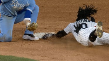 Luisangel Acuña swipes second base