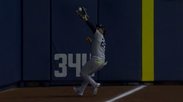 Jasson Domínguez's running catch