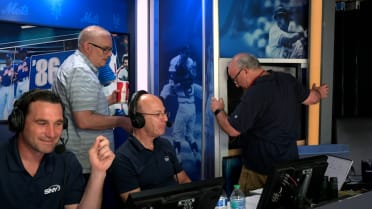 SNY booth falls apart during the 5th