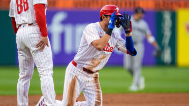 Trea Turner abre la tanda con triple