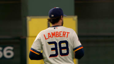 Peter Lambert poncha a Trevor Larnach