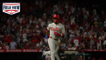 Field View: Edmundo Sosa's grand slam