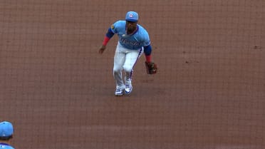 Ozzie Albies' smooth glove flip