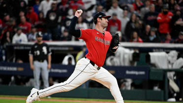 Gavin Williams strikes out Kyle Teel