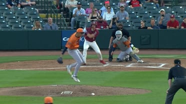 Wei-En Lin snares a comebacker