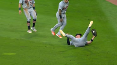 Spencer Torkelson's falling catch