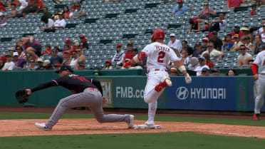 Oswald Peraza called safe after review 