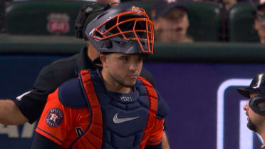 Yainer Diaz throws out Naylor at third base