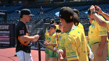 Travis Bazzana talks meeting Team Australia