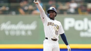 Luis Lara's second RBI double