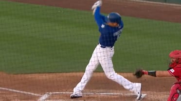 Freddie Freeman produce con sencillo