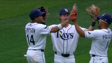 Kevin Kelly secures the Rays' 6-1 win