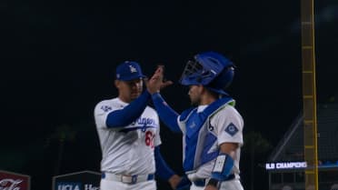 Edgardo Henriquez leaves the bases loaded