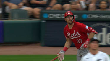 Jonrón de tres carreras de Tyler Stephenson (11)